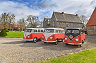 Bild: Volkswagen T1 Samba (1954) - Drei Brüder sonnen sich