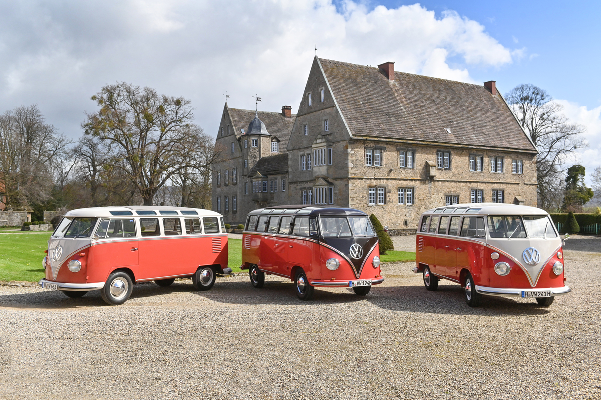 Volkswagen T1 Samba (1954) - T1 in a pack of three