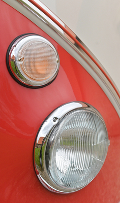 Volkswagen T1 Samba (1965) - Zwei Rondellen für Scheinwerfer und Blinker