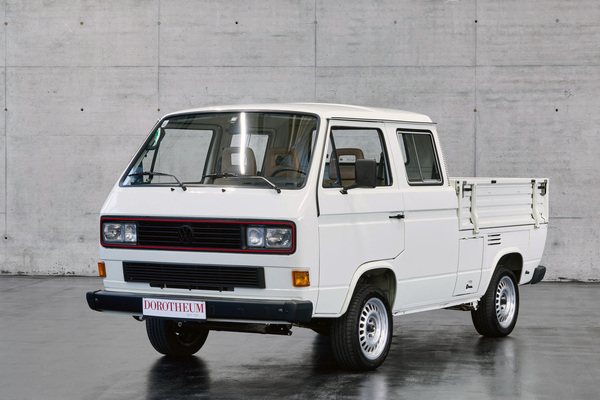 Bild: Volkswagen T3 Doppelkabine "DoKa" (1990) - als Lot 30 angeboten an der Dorotheum Versteigerung anlässlich der Classic Expo Salzburg 2021
