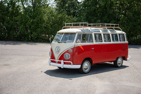 Volkswagen Type 2 23-Window Microbus Conversion (1974) - Lot 454 an der RM/Sotheby's Hershey Versteigerung vom 4./5. Oktober 2023