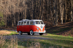 Volkswagen Type 2 Deluxe '23-Window' Microbus (1961) - Lot 108 an der RM/Sotheby's Miami Versteigerung vom 1./2. März 2024 Volkswagen Type 2 Deluxe '23-Window' Microbus (1961) - Lot 108 an der RM/Sotheby's Miami Versteigerung vom 1./2. März 2024