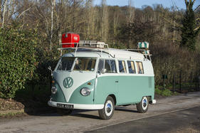 Volkswagen Type 2 «Flipseat» Camping Car (1963) - angeboten als Lot 405 an der Bonhams-Versteigerung im Grand Palais Paris am 4. Februar 2016