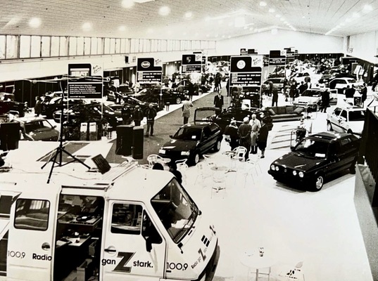 Bild: Volkswagen und Audi - Auto Zürich 1987