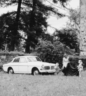 Volvo 121 (1965) – Für die Picknickdecke hat auch die Limousine genug Platz