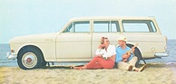 Volvo 121 Estate (1964) – mit jungem Paar am Strand