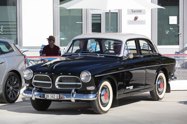 Volvo 122 (1968) - herrliches Zwei-"Farben"-Kleid - Dolder Classics September 2018