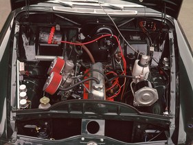 Volvo 123 GT (1967) - 105 SAE-PS leistete der mit zwei SU-Horizontalvergaser ausgerüstete B18-Motor