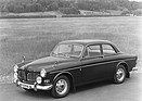 Volvo 123 GT (1967) - von aussen an den zusätzlichen Scheinwerfern und Rückspiegeln zu erkennen