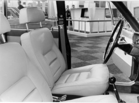 Volvo 142 S (1970) - körpergerecht ausgeformte Fauteuills - Genfer Autosalon 1970