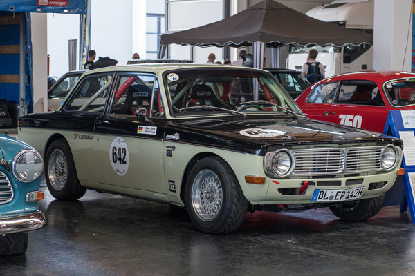Volvo 142SVon Edgar und Daniel Blepp - ursprünglich von Scuderia Filipinetti aufgebaut - Motorworld Classics Bodensee 2018