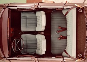 Volvo 144 (1967) - Blick ins Interieur aus ungewohnter Perspektive