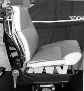 Volvo 144 (1968) - ermüdungsfreies Fahren dank aufwändig konstruiertem Sitz mit verstellbarer Rückenstütze - Genfer Autosalon 1968