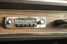 Volvo 144 GL (1972) – Serienmässiges Radio