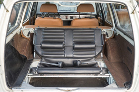 Volvo 145 (1972) - Seitenlehnen und Kopfstützen eingeklappt