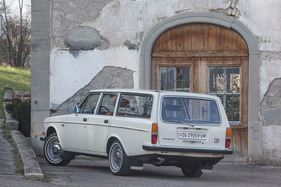 Volvo 145 (1972) - bereits mit einteiliger Scheibe hinten auf der Seite
