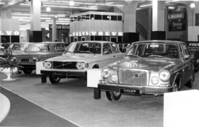 Volvo 164 E - im Detail überarbeitet, zusammen mit den anderen Modellen; auffallend die massiven Stossstangen nach US-Norm - am Genfer Automobilsalon 1974
