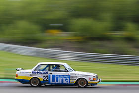 Volvo 240 Turbo (1984) an der Spa Classic 2015 in der HTC Gruppe (Heritage Touring Cup) Volvo 240 Turbo (1984) an der Spa Classic 2015 in der HTC Gruppe (Heritage Touring Cup)