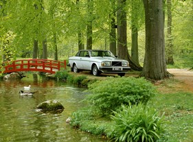 Volvo 262 C (1978) - die erste Serie war standarmässig in Silbern gespritzt
