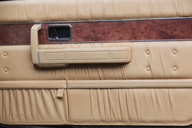 Volvo 262 C (1981) - Türverkleidungen mit Holzeinlagen und Lederbezug