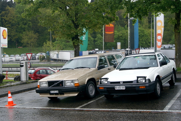 Volvo 740 Kombi (1985) – der "Schneepflug" wurde später noch nützlich – Oldtimer-Treff Shopping-Raststätte Würenlos 2024