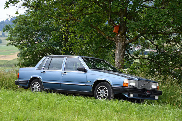 Volvo 760 GLE (1983) - als Lot 06 an der Versteigerung der Oldtimer Galerie in Toffen am 19. Oktober 2019