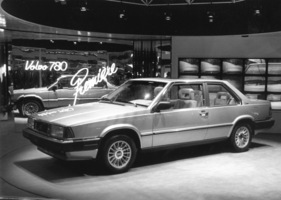 Volvo 780 (1985) - Weltpremiere des in Zusammenarbeit mit Bertone entstandenen geleganten Coupés - Genfer Automobilsalon 1985