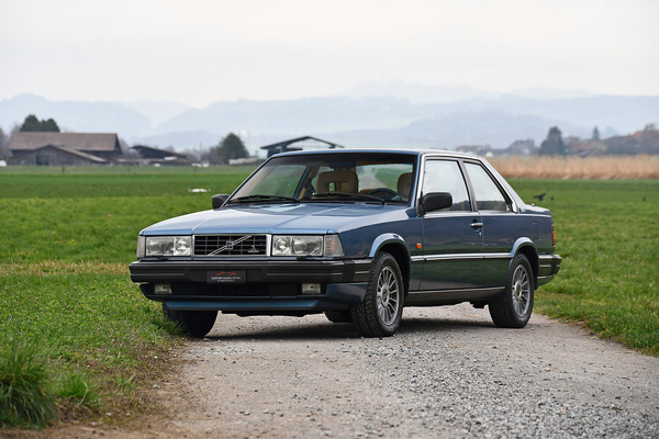 Bild: Volvo 780 Coupé Bertone (1987) - Lot 156 an der Versteigerung der Oldtimer Galerie Toffen am 23. März 2024
