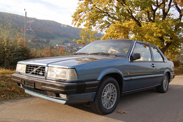 Volvo 780 Coupé Bertone (1987) - als Lot 71 an der Versteigerung der Oldtimer Galerie Toffen am 14. Oktober 2017