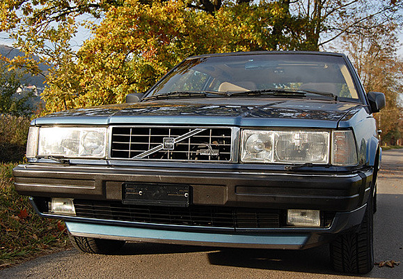 CHF 14'000 war einem Bieter dieses Volvo 780 Bertone Coupé von 1987 wert