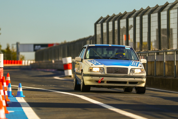 Volvo 850 (1993) beim 8. Lauf der VLN 2018 (50. ADAC Barbarossapreis)