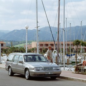Volvo 960 (1994) - Oberklassen-Kombi am Yachthafen