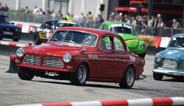 Volvo Amazon 123 GT auf dem Rundkurs - Klassikwelt Bodensee 2016