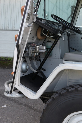 Volvo L3314 (1964) - typisch Frontlenker - Pedalerie an der Stossstange