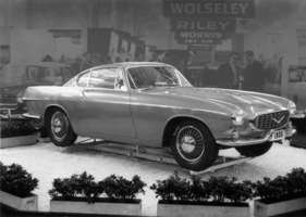 Der P 1800 schon vor dem Serienstart am Genfer Autosalon 1960