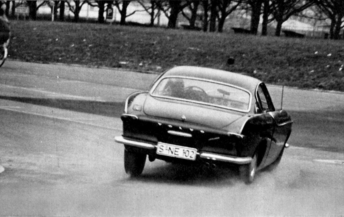Volvo P 1800 (1962) - bleibt auch 'gelassen wie ein Schwede', wenn er in die Kurve hineingerissen wird