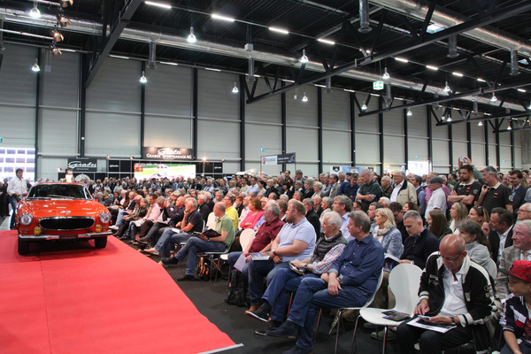 Volvo P 1800 ES (1973) - als Lot 01 verteigert an der Auktion der Oldtimer Galerie anlässlich der Swiss Classic World Luzern am 25. Mai 2019