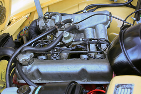 Volvo P 1800 ES (1973) - klassischer Motorenbau bei Volvo