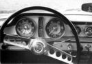 Volvo P 1800 S (1962) - deutlich beschriftete Armaturen, aber Spreizung auf Tacho gross