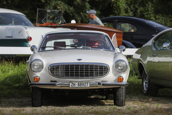 Volvo P 1800 S (1965) - Front im Ferrari-Look - 6. Lägern Classic 2023