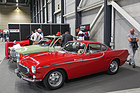Volvo P 1800 S (1967) neben einem Mercedes-Benz W123 in Kaledoniengrün – Swiss Classic World Luzern 2022