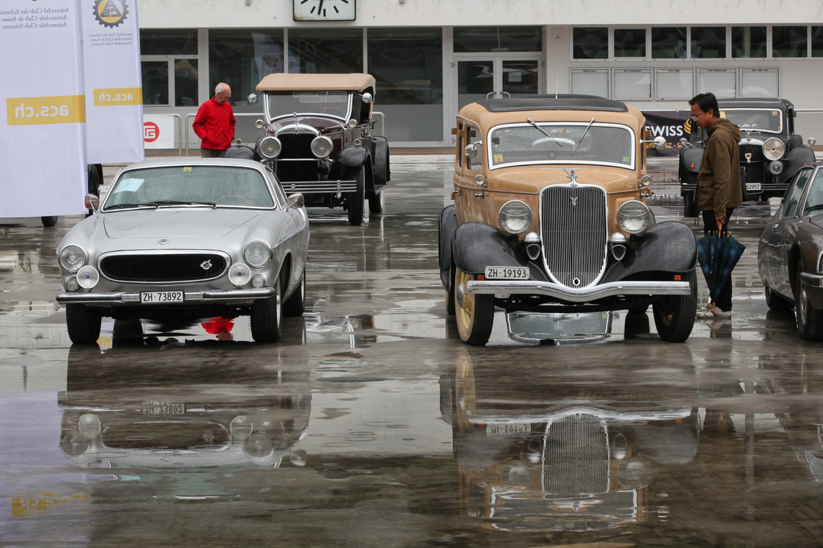 Volvo P 1800 S und Ford V8 auf dem Eisfeld - Dolder Classics September 2015