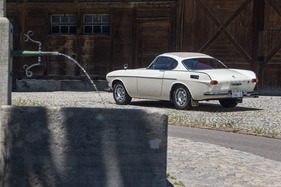 Volvo P1800 E (1970) - lange Schnauze, knappe Fahrerkabine