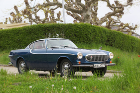 Volvo P1800 S (1968) - elegant in Blau - Albisgütli Classics April 2022
