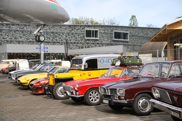 Volvo P1800 S with replacement petrol, O-iO-Jeep in PTT look - 8th SHVF Delegates' Meeting on April 29, 2023