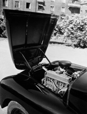 Volvo PV 444 (1946) - hoch bauender Motor