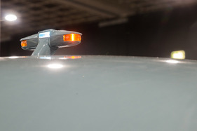 Volvo PV 444 (1951) mit Fahrtrichtungsanzeiger auf dem Dach – Bremen Classic Motorshow 2024 (1951)