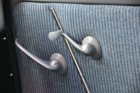 Volvo PV 444 (1956) - Türgriff und Fensterkurbel