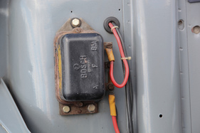 Volvo PV 444 (1956) - auch die amerikanische Elektrik wurde gegen deutsche Komponenten ausgetauscht