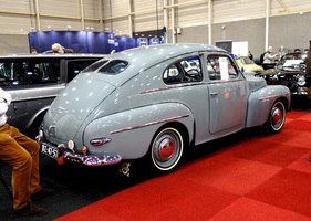 Volvo PV 444 (1956) - in den Niederlande "Katzenrücken" genannt - InterClassics Maastricht 2019